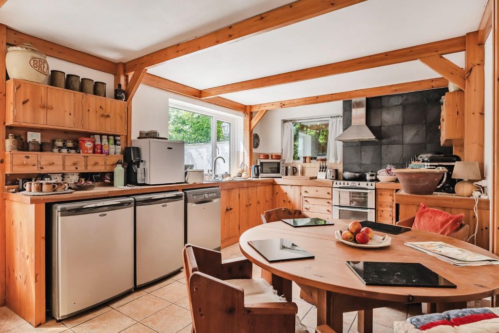 Property photo 3 of 25 Kitchen / Diner