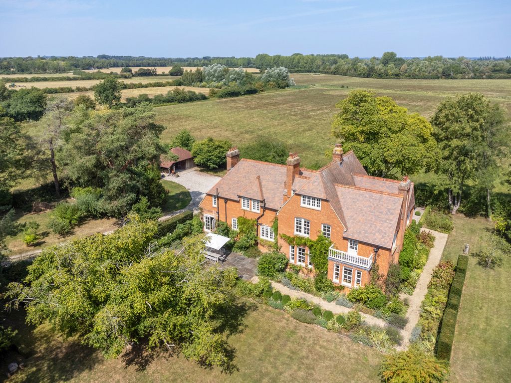 Property photo 2 of 36