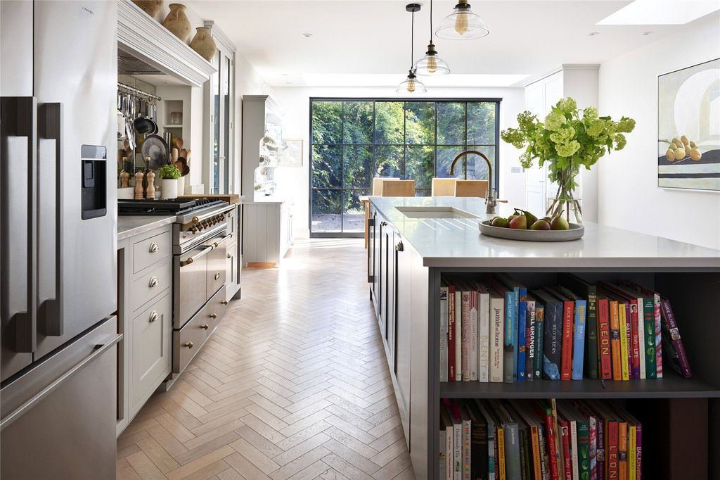 Property photo 2 of 21 Kitchen/Dining Room