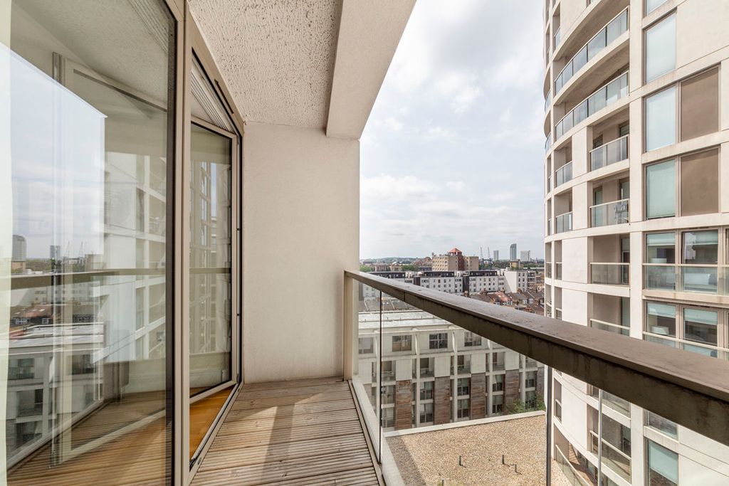 Property photo 2 of 12