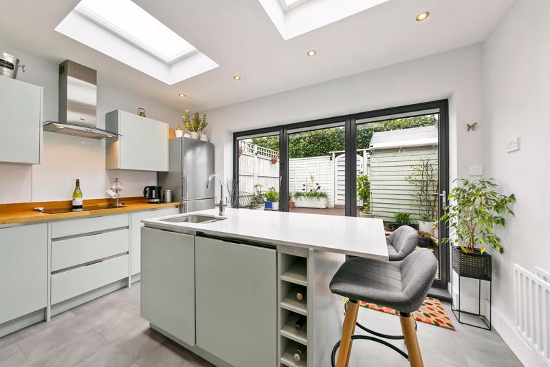 Property photo 2 of 12 Kitchen Breakfast Room