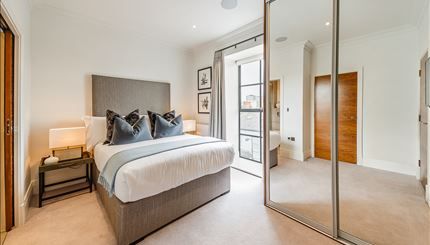 Property photo 3 of 8 15 Palace Wharf 3.Jpg