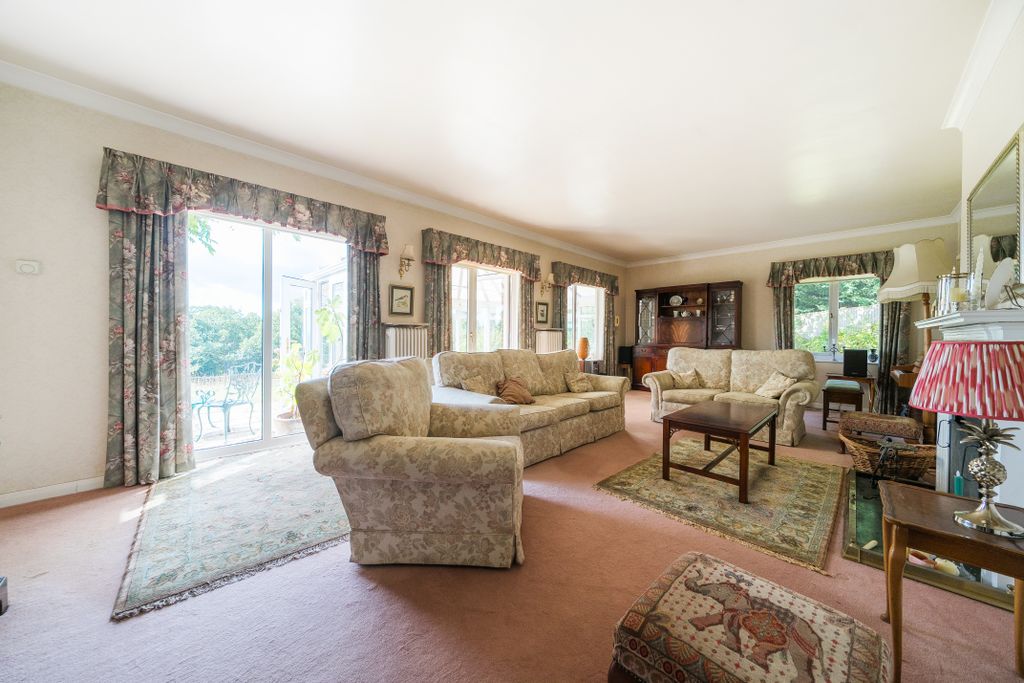 Property photo 2 of 21