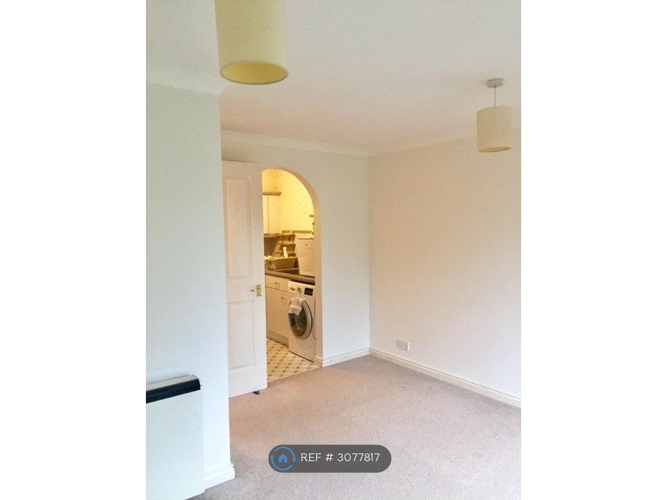 Property photo 1 of 11 Kitchen
