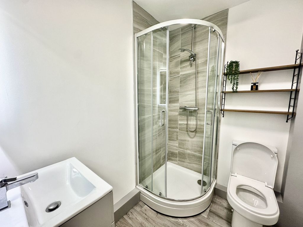 Property photo 2 of 17 Gallery