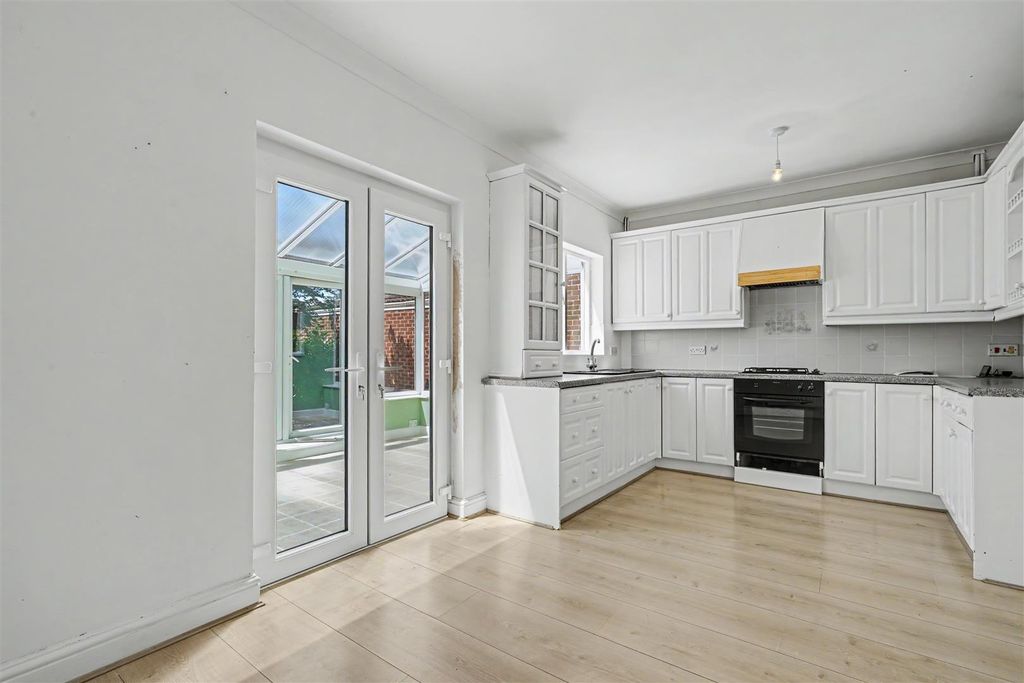 Property photo 3 of 19 Kitchen Diner