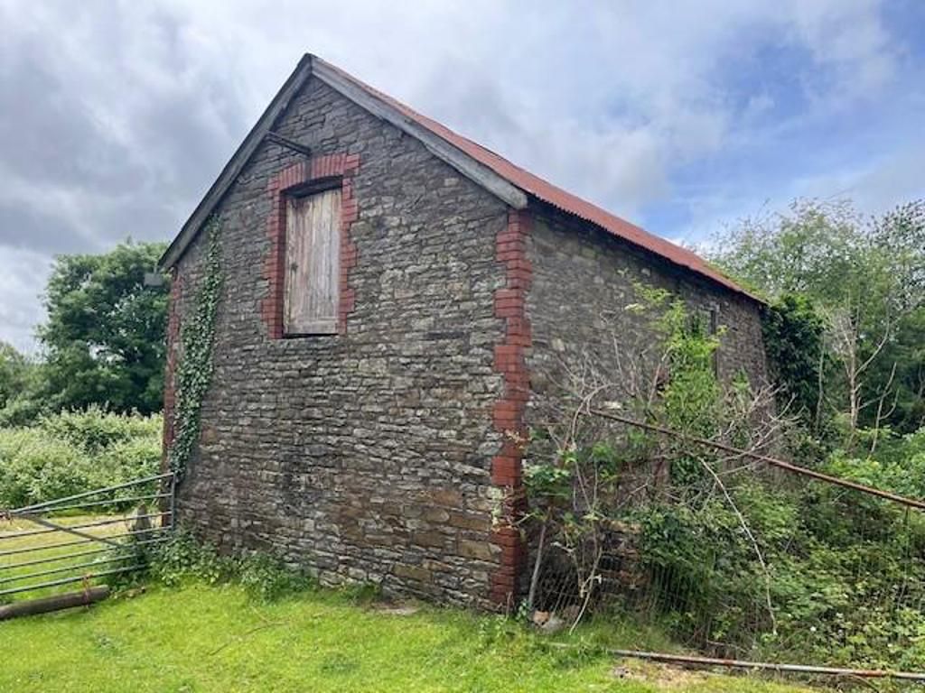 Property photo 3 of 8 Photo 2