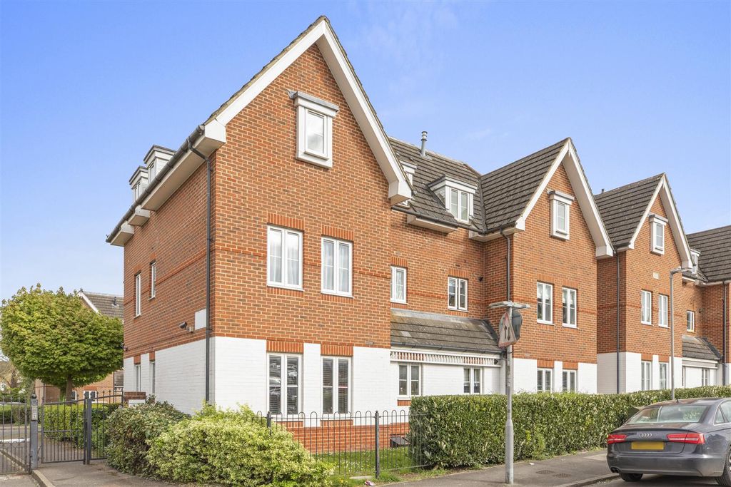 Additional image 10 of 1 bed flat for saleTavistock Mews, High Wycombe HP12
