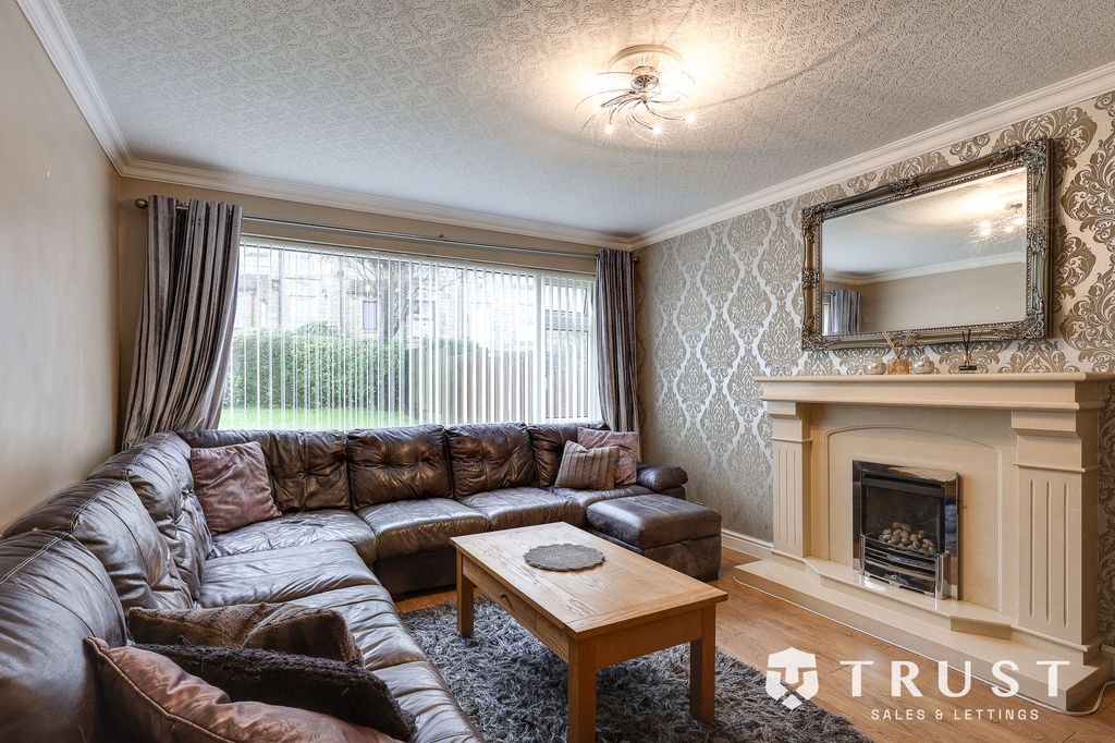 Property photo 3 of 28