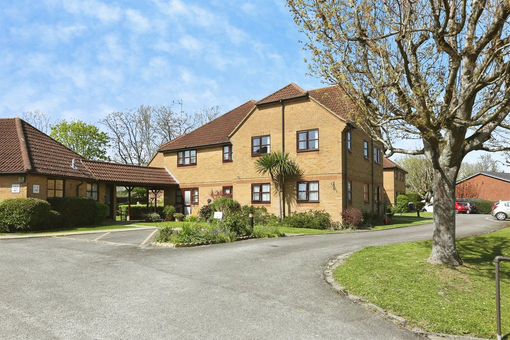 Property photo 2 of 17