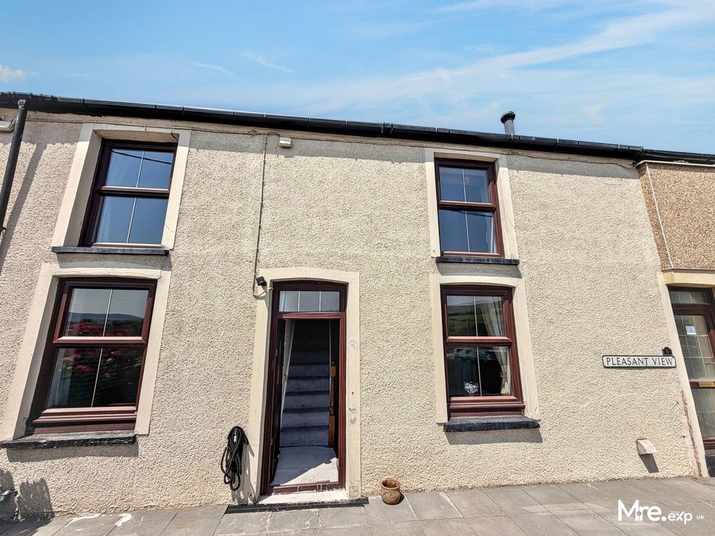 Property photo 2 of 25