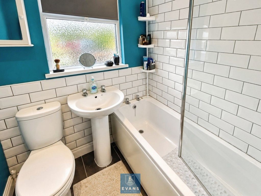 Property photo 3 of 9 Family Bathroom