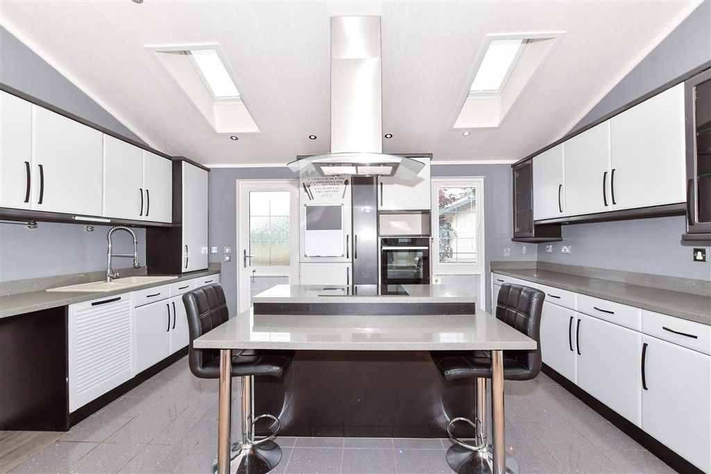 Property photo 3 of 9 Kitchen/Diner