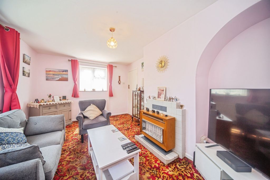 Property photo 3 of 17
