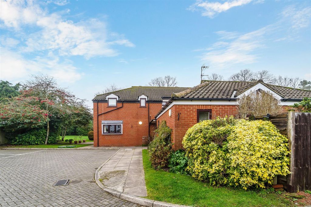 Property photo 1 of 16 Stokes Ridings, 1  (15).Jpg