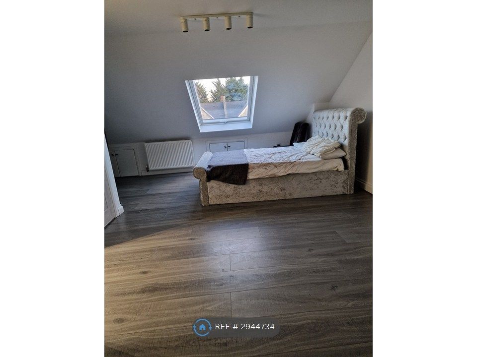 Property photo 2 of 32