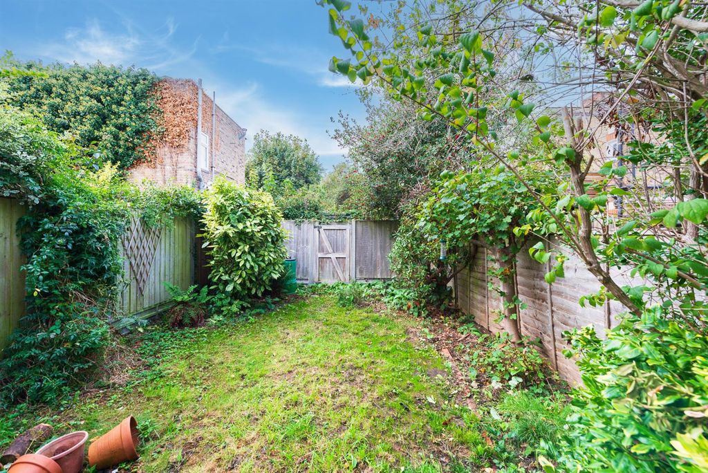 Property photo 2 of 9 Garden