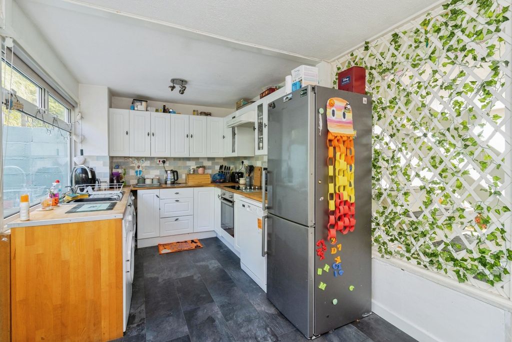 Property photo 3 of 17 Photo