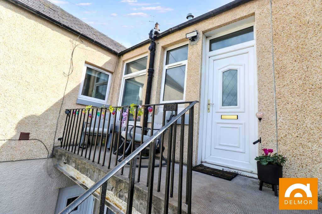 Property photo 2 of 26