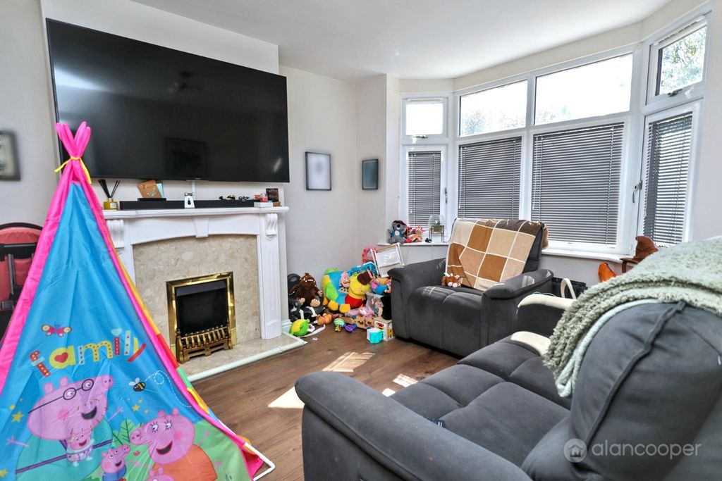 Property photo 2 of 13 5373695
