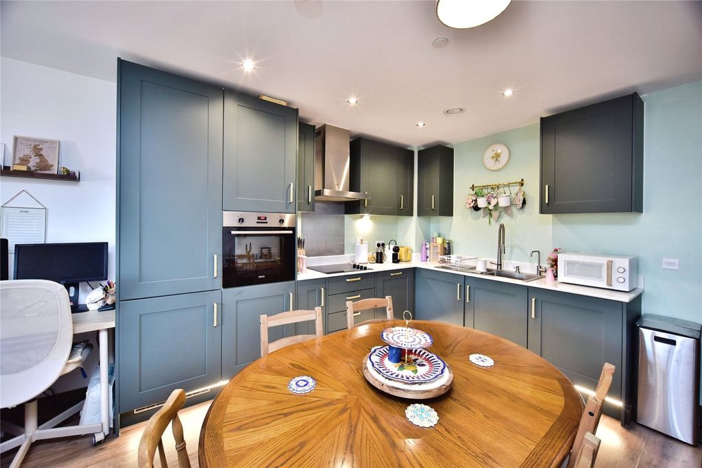 Property photo 3 of 30 Picture No. 04