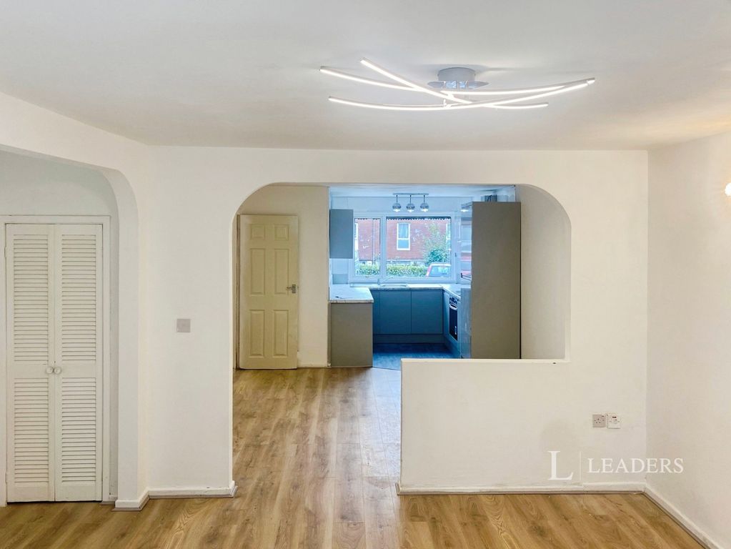 Property photo 3 of 17 Pbox-Img.Jpg