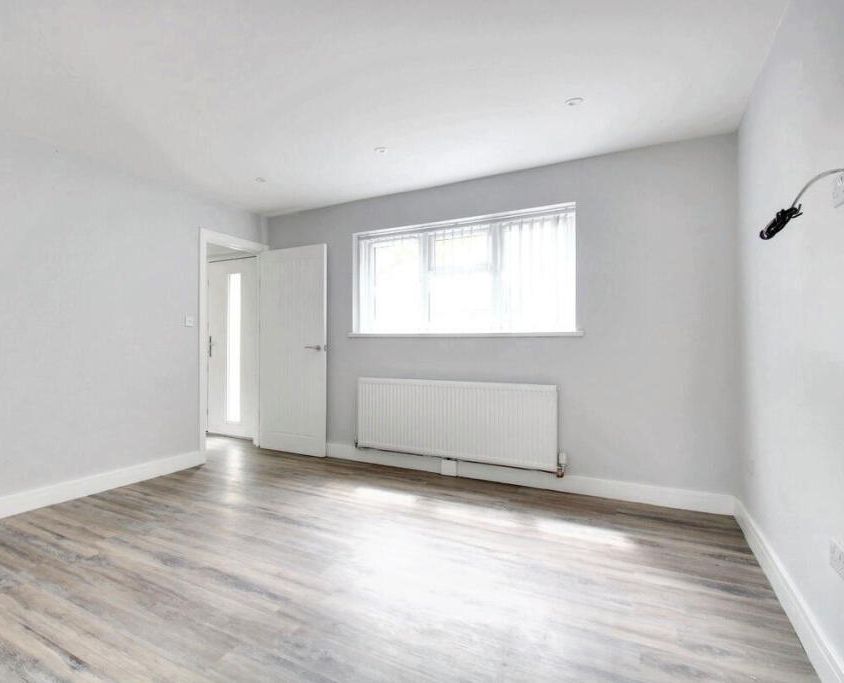Property photo 3 of 13 Na