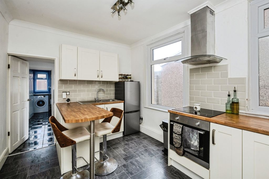 Property photo 3 of 16