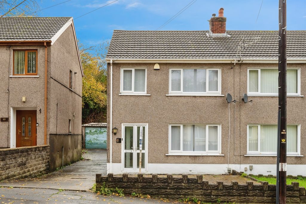 Property photo 2 of 12 Balcony