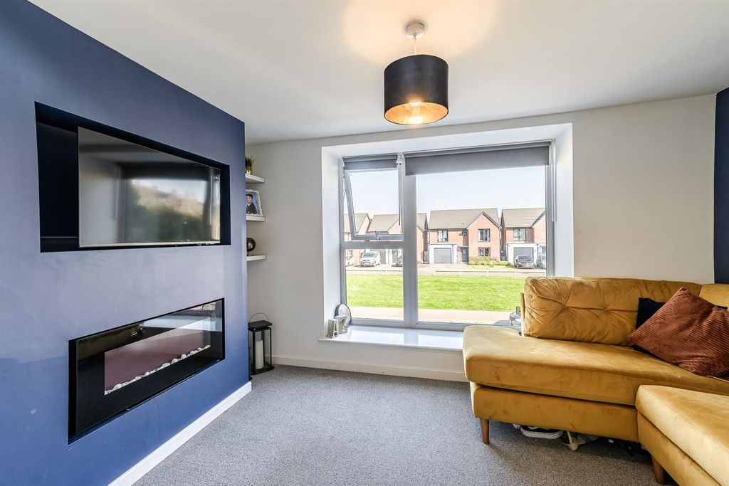 Property photo 3 of 26 Living Room