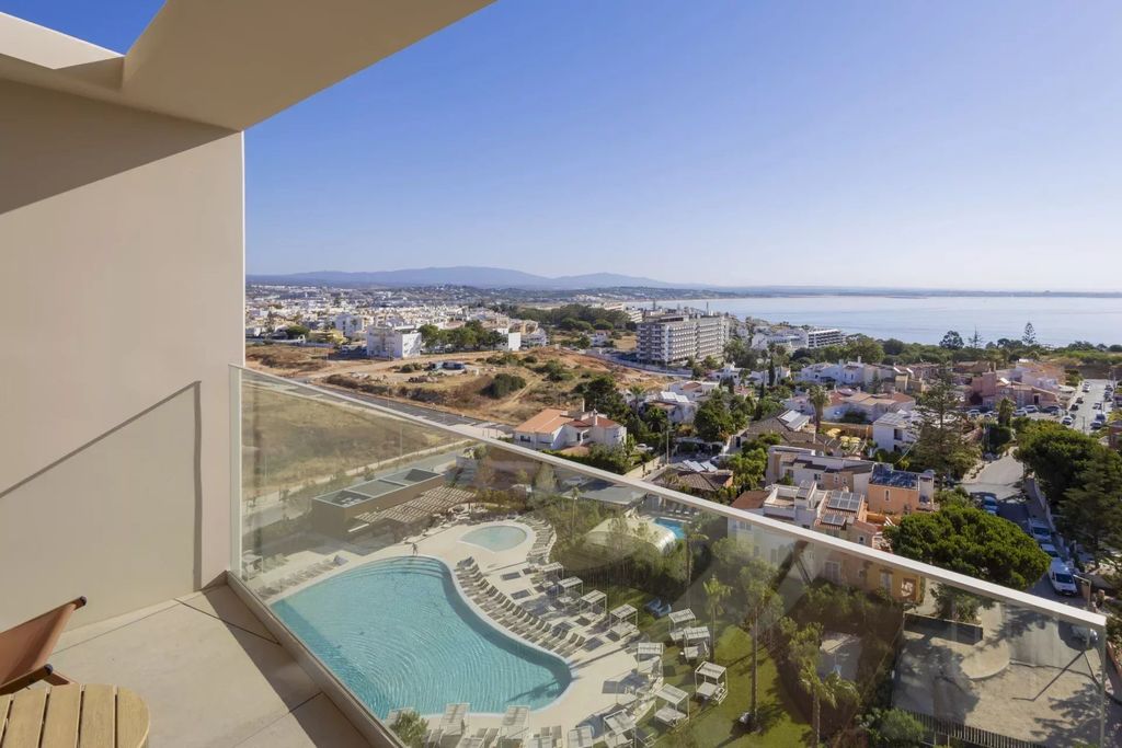 Property photo 1 of 28