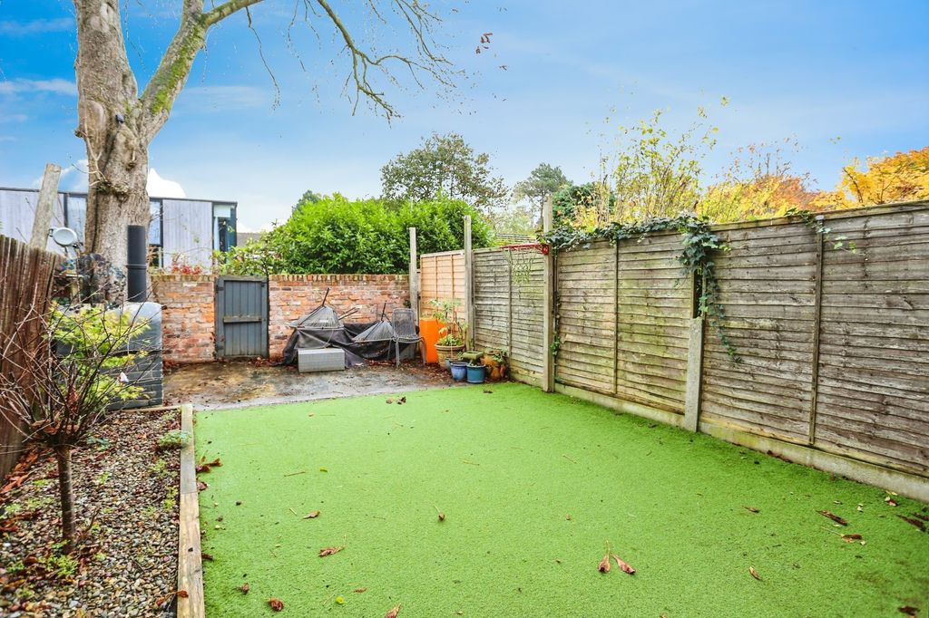 Additional image 8 of 3 bed end terrace house for saleMauldeth Close, Heaton Mersey, Stockport SK4