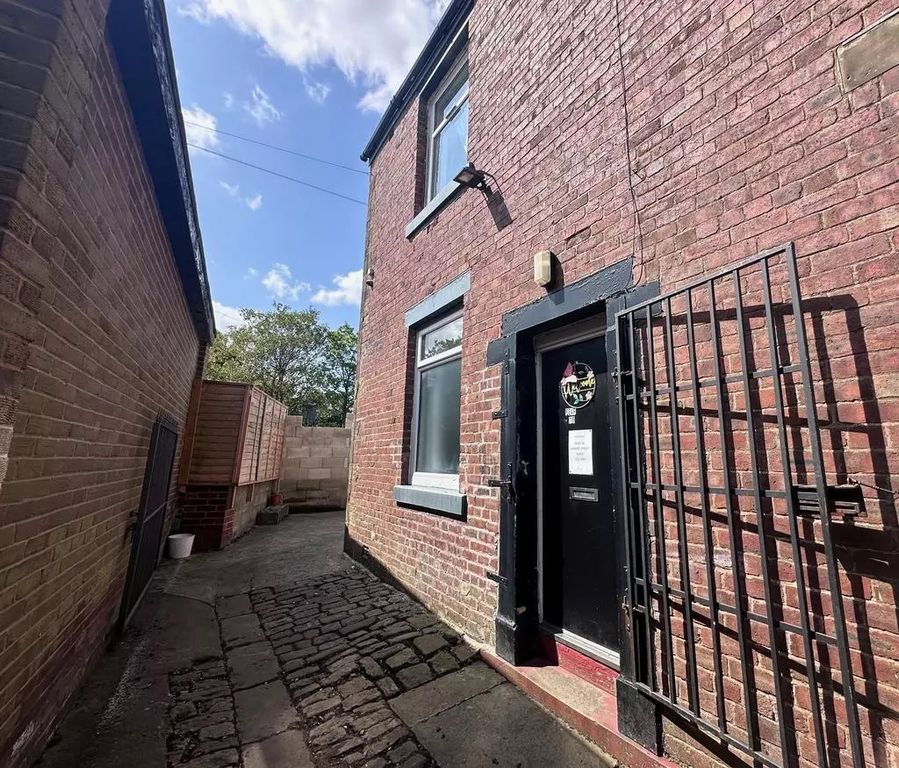 Property photo 1 of 9