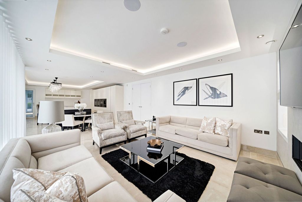 Property photo 2 of 50