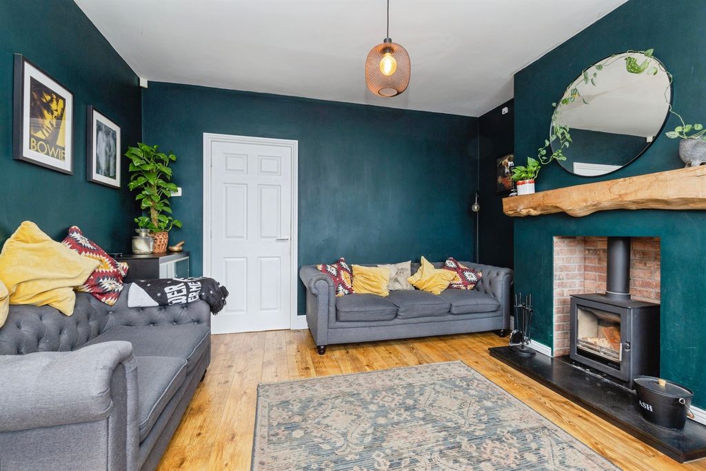 Property photo 2 of 17