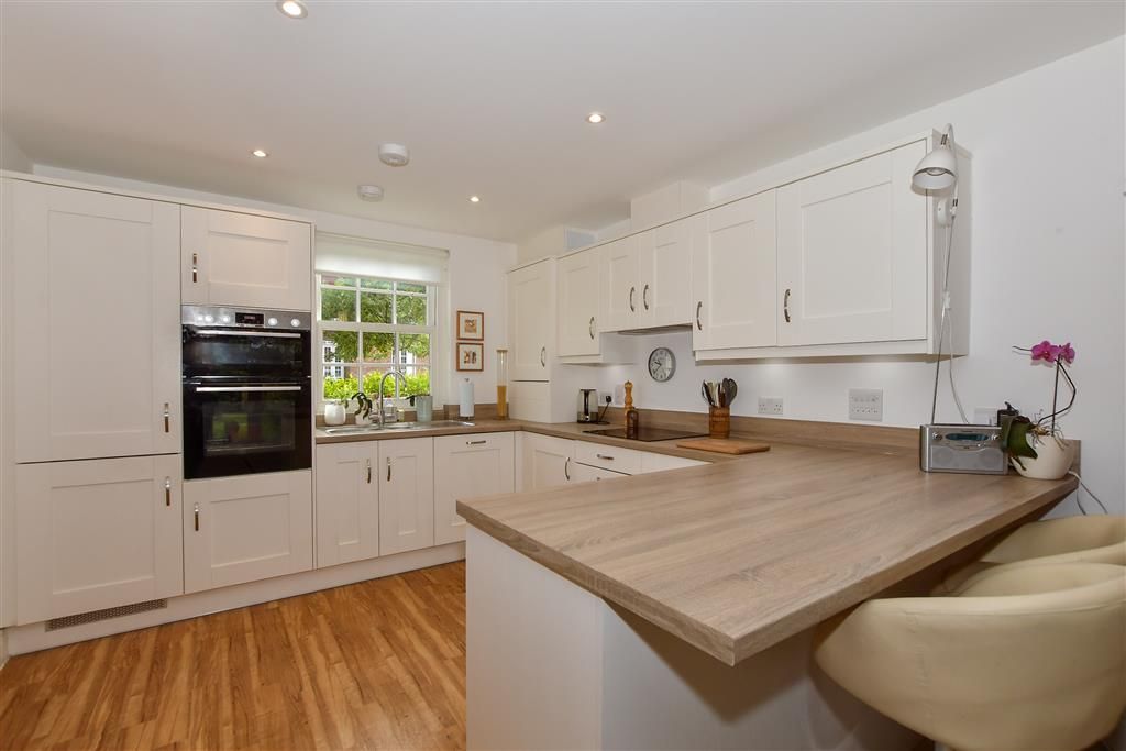 Property photo 3 of 13 Kitchen