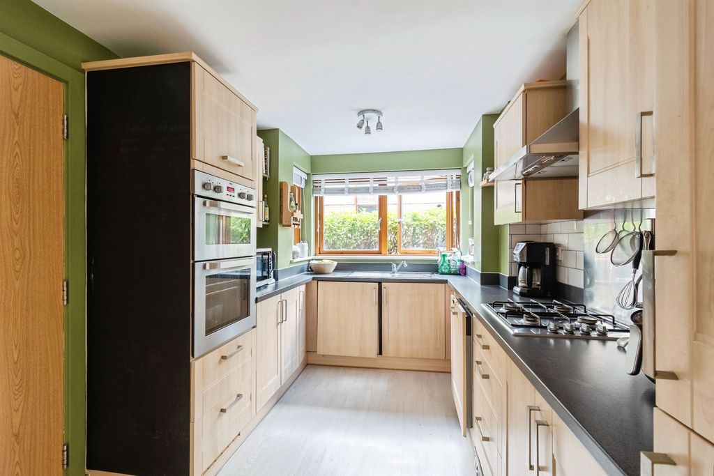 Property photo 2 of 19