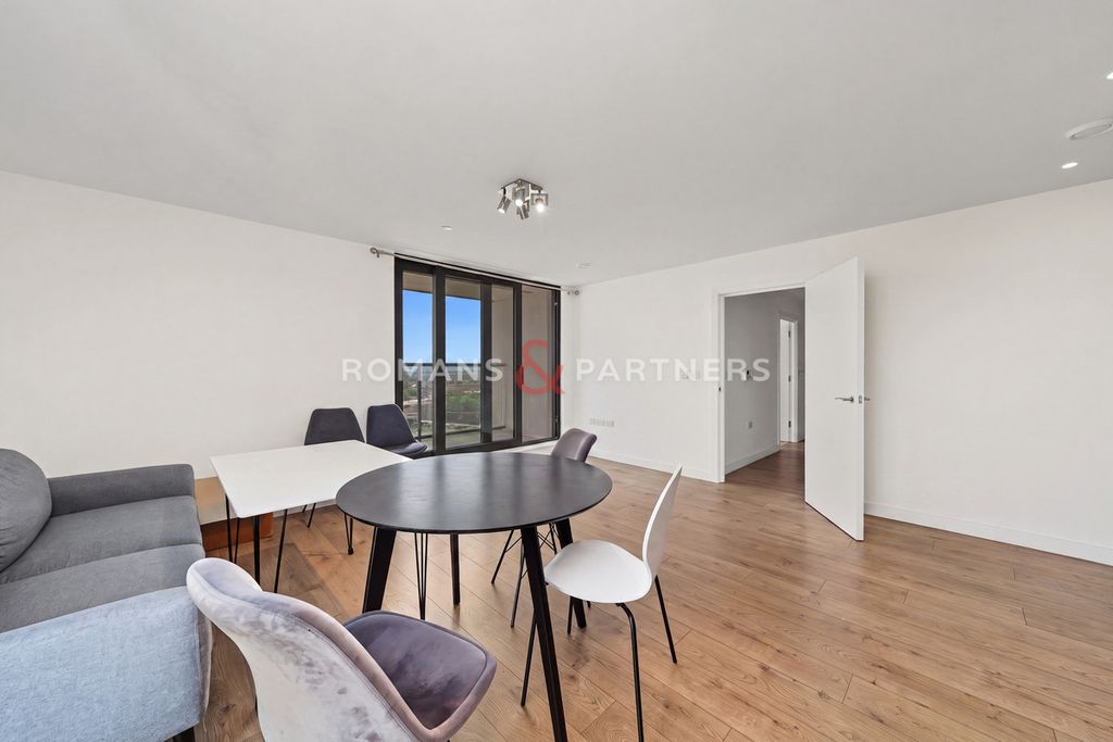 Property photo 2 of 12