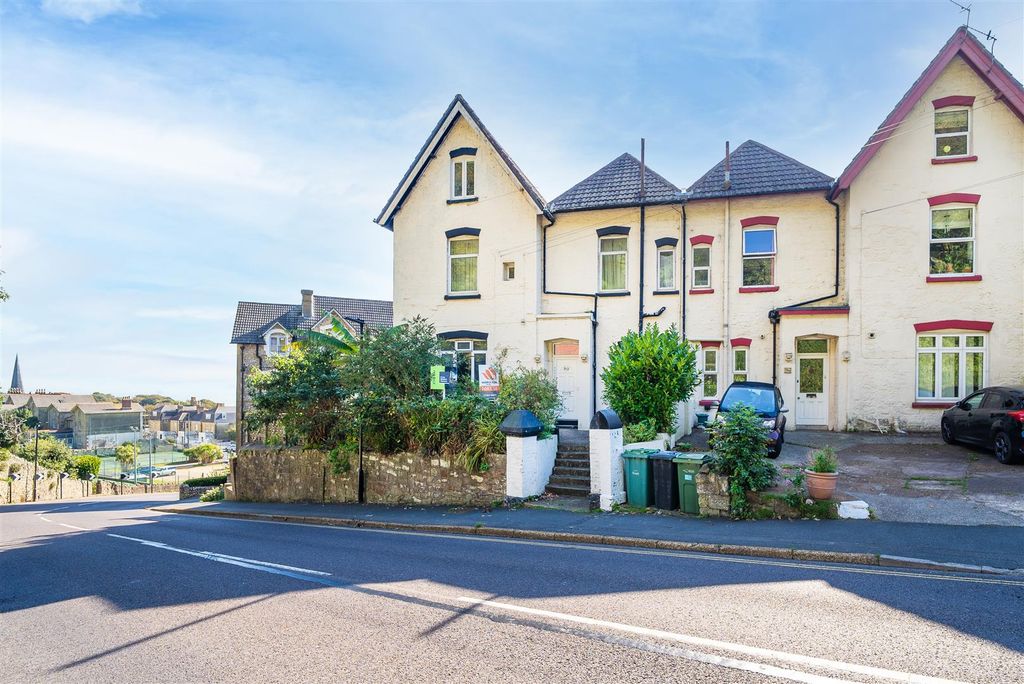 Property photo 1 of 4