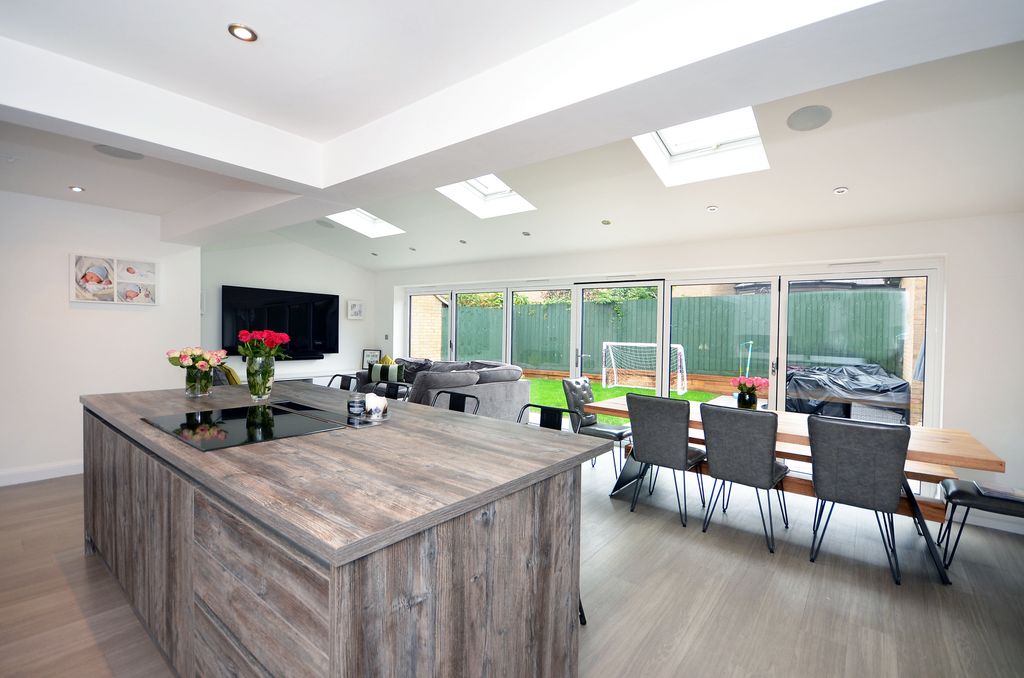 Property photo 2 of 18