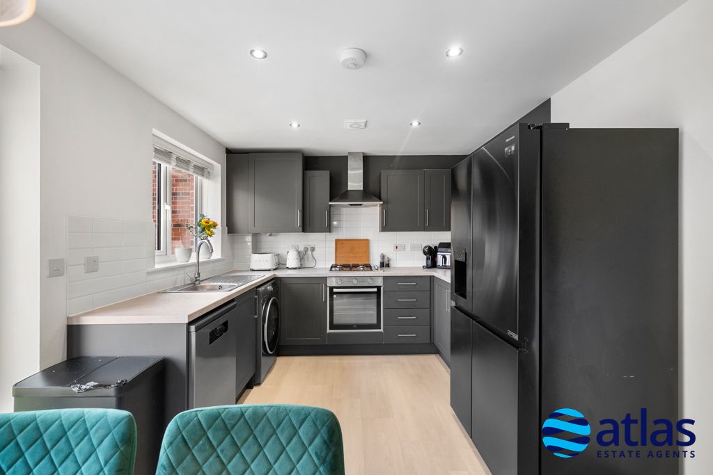 Property photo 3 of 26 Kitchen