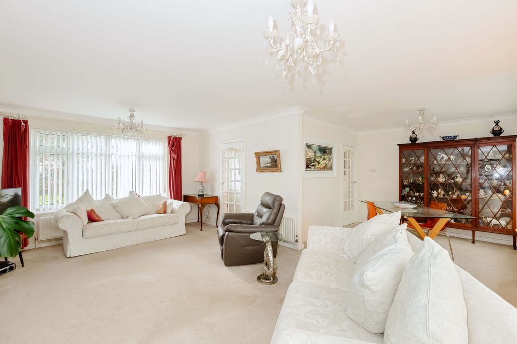 Property photo 2 of 34 Oval Way_15