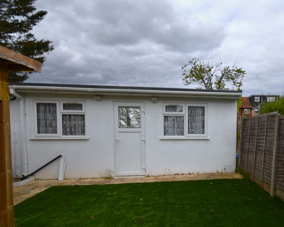 Property photo 1 of 5 Modern Studio To Rent In Hayes Â€“ Fully Self-Contained, Bills Included