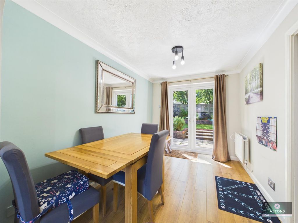 Property photo 3 of 18 Dining Room