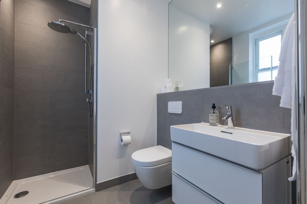 Property photo 2 of 12 Bathroom (Example)
