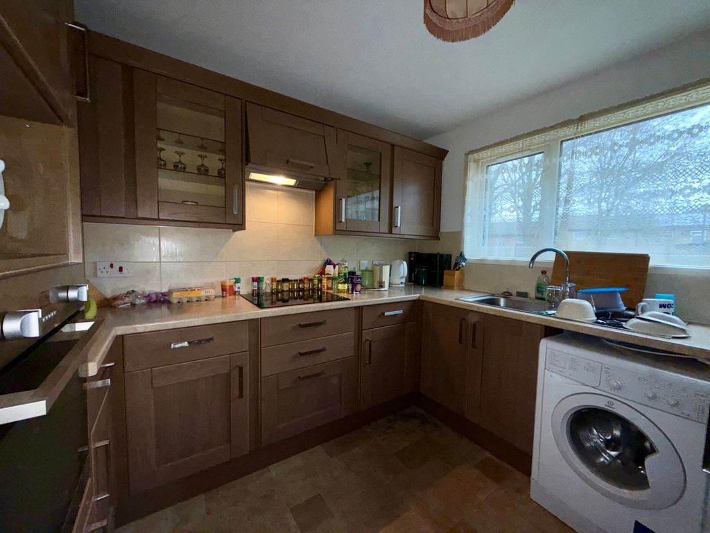 Property photo 2 of 11 Moorfield Square