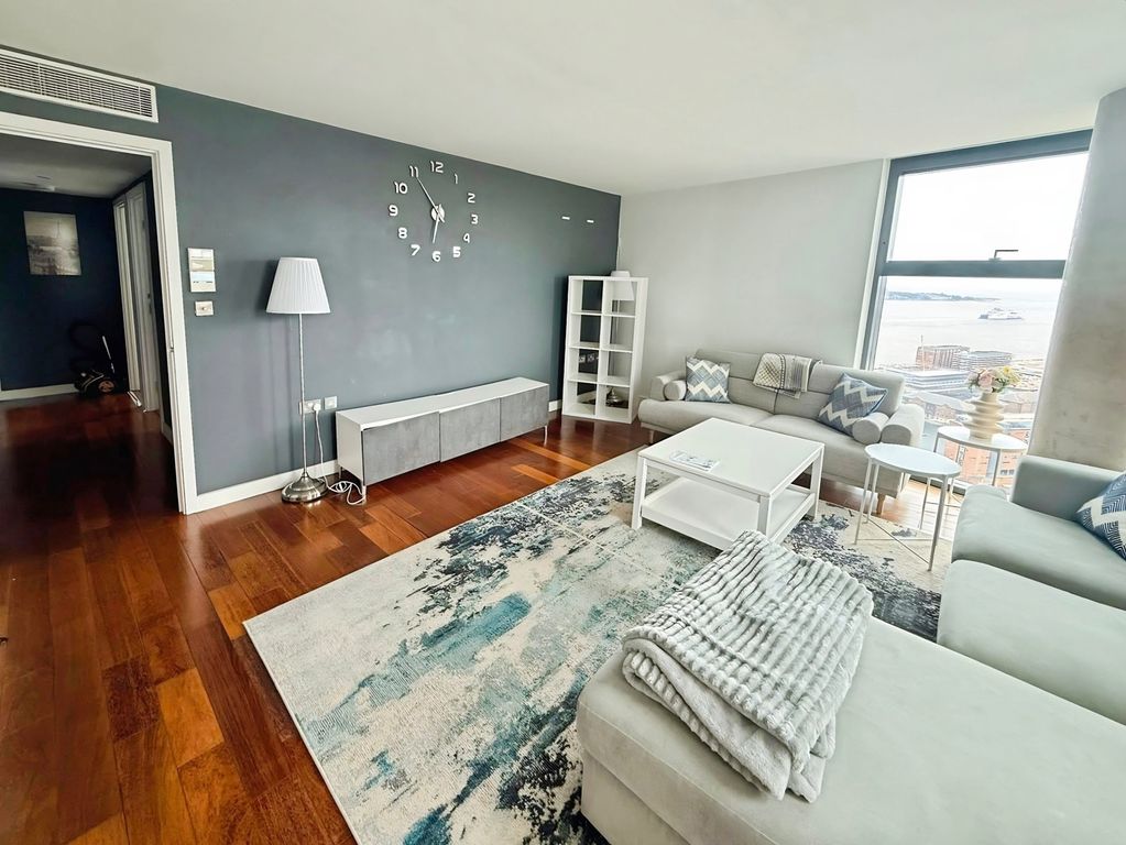 Property photo 3 of 12 Pbox-Img.Jpg