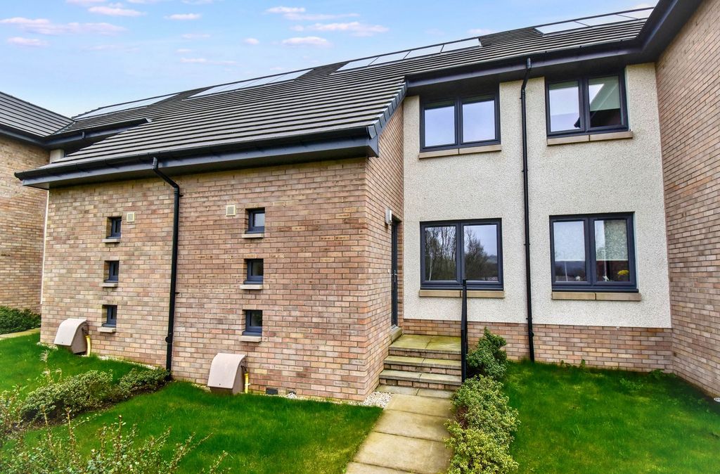 Property photo 1 of 17 Exterior