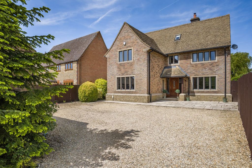 Property photo 1 of 40