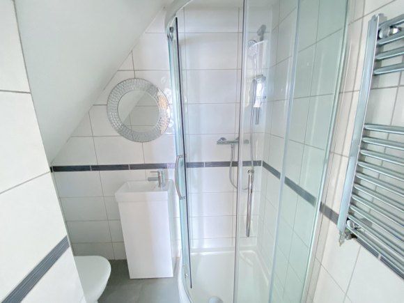 Property photo 3 of 19 En-Suite